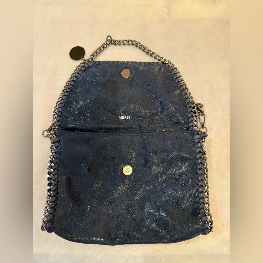 Mersi Alicia Crossbody bag. 11x8.25” with adjustable strap - Picture 2 of 10